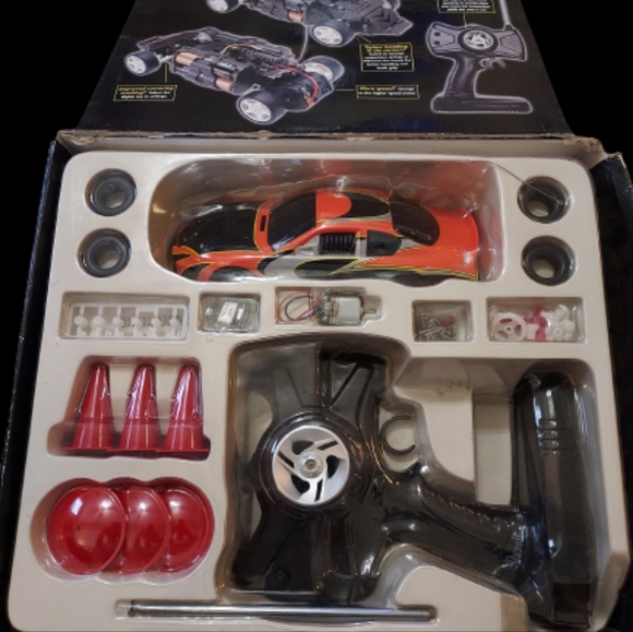 Remote control car - Picture 2 of 4